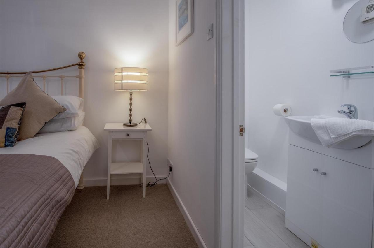 Caleb'S Cottage - 4 Bedroom Cottage - Solva Bagian luar foto