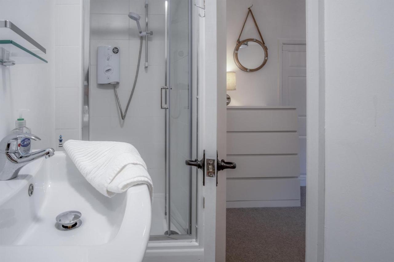 Caleb'S Cottage - 4 Bedroom Cottage - Solva Bagian luar foto